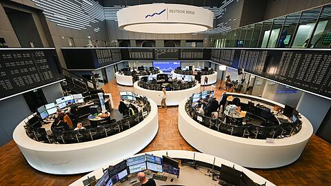 Handelsraum der Frankfurter Börse: Die Dividenden für Aktionäre sind gestiegen. (Archivbild) Handelsraum der Frankfurter Börse: Die Dividenden für Aktionäre sind gestiegen. (Archivbild)