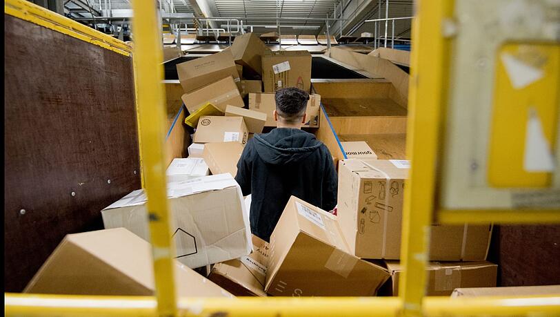 Ein ehemaliger Postbote ist in Neuperlach beim Klauen erwischt worden. Ein ehemaliger Postbote ist in Neuperlach beim Klauen erwischt worden.