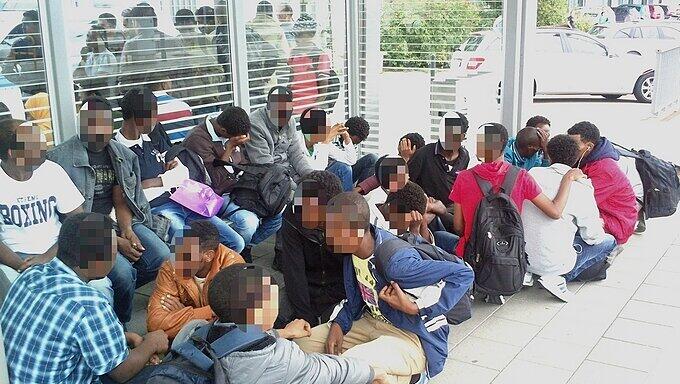 Flüchtlinge am Bahnhof in Rosenheim Flüchtlinge am Bahnhof in Rosenheim
