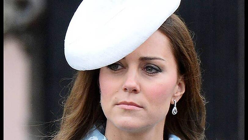 So zeigte sich Kate bei der "Trooping the Colour"-Parade in London So zeigte sich Kate bei der "Trooping the Colour"-Parade in London