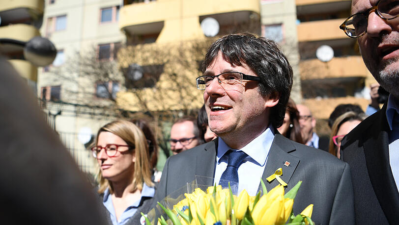 Carles Puigdemont, ehemaliger Präsident der spanischen Region Katalonien, nach einer Pressekonferenz am Samstag in Berlin. Carles Puigdemont, ehemaliger Präsident der spanischen Region Katalonien, nach einer Pressekonferenz am Samstag in Berlin.