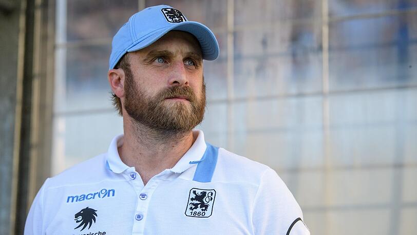 Gegen den 1. FC Kaiserslautern muss Löwen-Trainer Daniel Bierofka noch auf einige Spieler verzichten. (Archivbild) Gegen den 1. FC Kaiserslautern muss Löwen-Trainer Daniel Bierofka noch auf einige Spieler verzichten. (Archivbild)