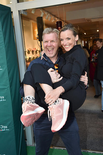 Debby Müller und Mann Oliver Hill Debby Müller und Mann Oliver Hill