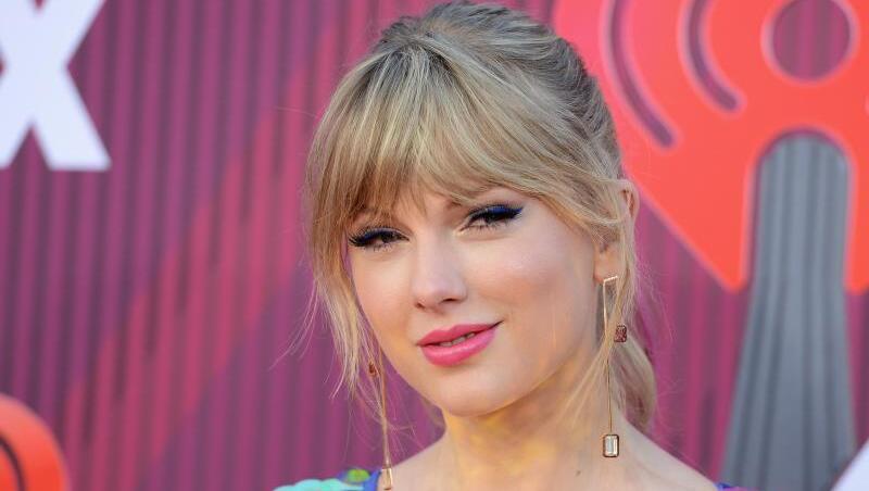Taylor Swift engagiert sich. Taylor Swift engagiert sich.