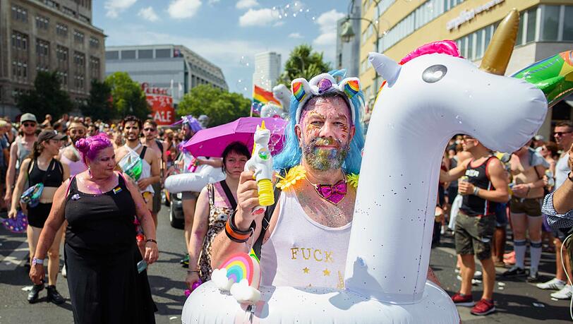 Parade zum Christopher Street Day in Berlin Parade zum Christopher Street Day in Berlin