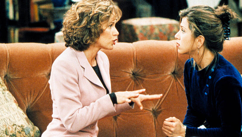 In der Sitcom "Friends" hatte Jennifer Grey (l). einen Gastauftritt als Mindy, der besten Freundin von Rachel (Jennifer Aniston). In der Sitcom "Friends" hatte Jennifer Grey (l). einen Gastauftritt als Mindy, der besten Freundin von Rachel (Jennifer Aniston).