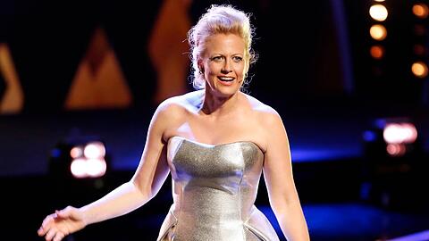 Barbara Schöneberger präsentiert seit Jahren die ESC-Sendungen im deutschen Fernsehen. Barbara Schöneberger präsentiert seit Jahren die ESC-Sendungen im deutschen Fernsehen.