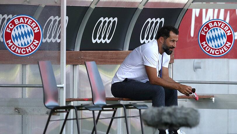Mit nur einem einzigen absolvierten Testspiel, einem 1:0-Erfolg gegen Olympique Marseille, gehen die Bayern ins Duell mit Chelsea. Sportvorstand Hasan Salihamidzic ist optimistisch. Mit nur einem einzigen absolvierten Testspiel, einem 1:0-Erfolg gegen Olympique Marseille, gehen die Bayern ins Duell mit Chelsea. Sportvorstand Hasan Salihamidzic ist optimistisch.