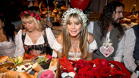 Heidi Klum machte am Wochenende die Wiesn unsicher. Nun kehrt das Model mit gewissen Schwierigkeiten in die Arbeitswelt zurück. Heidi Klum machte am Wochenende die Wiesn unsicher. Nun kehrt das Model mit gewissen Schwierigkeiten in die Arbeitswelt zurück.