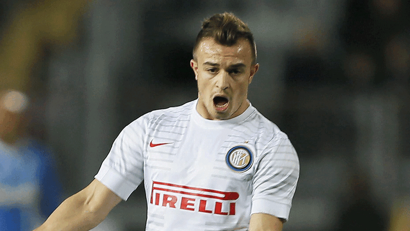 Der Ex-FCB-Kicker Shaqiri schnürrt seine Schuhe ab sofort in England. Der Ex-FCB-Kicker Shaqiri schnürrt seine Schuhe ab sofort in England.