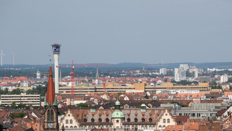 Gebäudekomplex des ehemaligen Versandhauses Quelle mit dem Quelle-Turm. Foto: Daniel Karmann/Archivbild Gebäudekomplex des ehemaligen Versandhauses Quelle mit dem Quelle-Turm. Foto: Daniel Karmann/Archivbild