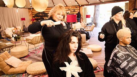 Großes Umstyling bei "GNTM": Model Alexavius ist kaum wiederzuerkennen. Großes Umstyling bei "GNTM": Model Alexavius ist kaum wiederzuerkennen.