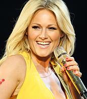 Helene Fischer bei ihrem "Farbenspiel"-Konzert. Helene Fischer bei ihrem "Farbenspiel"-Konzert.