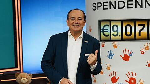 Wolfram Kons zur Halbzeit des 30. RTL-Spendenmarathons. Wolfram Kons zur Halbzeit des 30. RTL-Spendenmarathons.