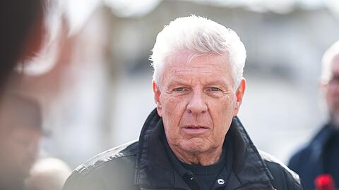 Dieter Reiter (SPD) will am 11. Mai in der ersten Sitzung des neuen Stadtrats seinem Nachfolger Dominik Krause die Amtskette überreichen. (Archivbild) Dieter Reiter (SPD) will am 11. Mai in der ersten Sitzung des neuen Stadtrats seinem Nachfolger Dominik Krause die Amtskette überreichen. (Archivbild)