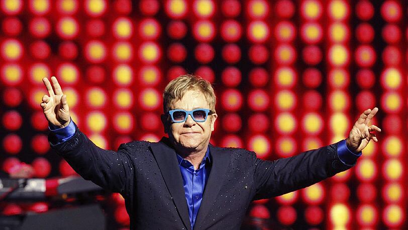 Im Summer of 69: Sir Elton bei einem ,Auftritt im Teatro Royal in Madrid im Juli letzten Jahres. Im Summer of 69: Sir Elton bei einem ,Auftritt im Teatro Royal in Madrid im Juli letzten Jahres.