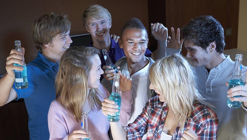 Auf Partys ist das Risiko besonders hoch, gepanschte Drogen angeboten zu bekommen, sagt ein Experte. Auf Partys ist das Risiko besonders hoch, gepanschte Drogen angeboten zu bekommen, sagt ein Experte.