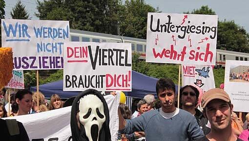 Miet-Wahn in unserer Stadt: Das Münchner Bündnis bezahlbares Wohnen hat sich erstmals getroffen und konkrete Forderungen an die Politik formuliert. Miet-Wahn in unserer Stadt: Das Münchner Bündnis bezahlbares Wohnen hat sich erstmals getroffen und konkrete Forderungen an die Politik formuliert.