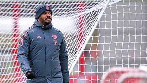 Bayern-Trainer Vincent Kompany hofft auf einen Sieg. Bayern-Trainer Vincent Kompany hofft auf einen Sieg.