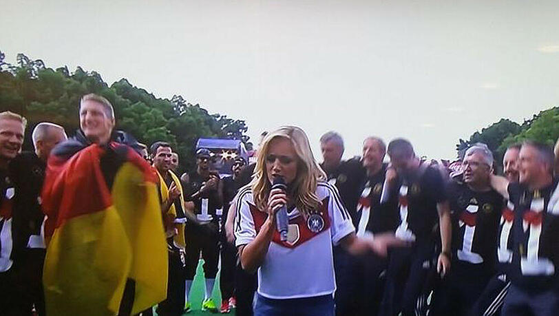 Helene Fischer sang für die DFB-Elf Helene Fischer sang für die DFB-Elf