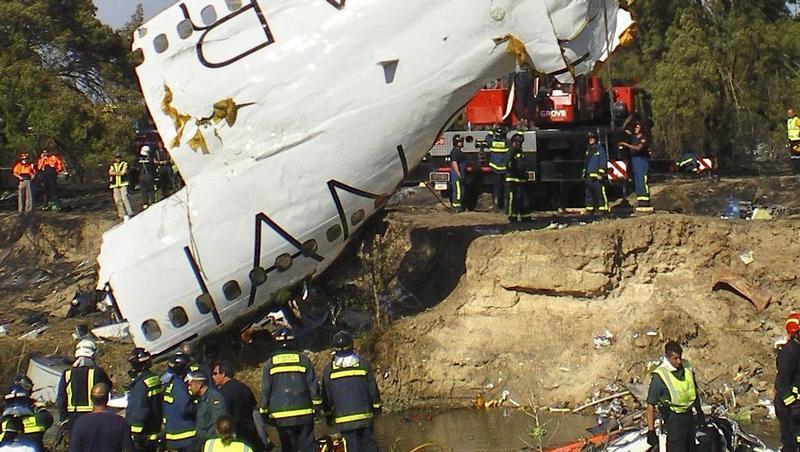 Teile der verunglückten Spanair-Maschine Teile der verunglückten Spanair-Maschine