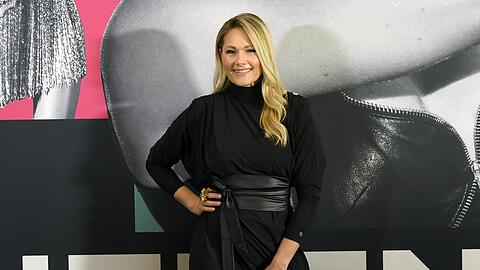 Strahlend und top in Form: Helene Fischer zeigt sich nach ihrer Babypause im Münchner „Rosewood Hotel“ zur Pressekonferenz für ihre geplante "360°-Jubiläumstour". Strahlend und top in Form: Helene Fischer zeigt sich nach ihrer Babypause im Münchner „Rosewood Hotel“ zur Pressekonferenz für ihre geplante "360°-Jubiläumstour".
