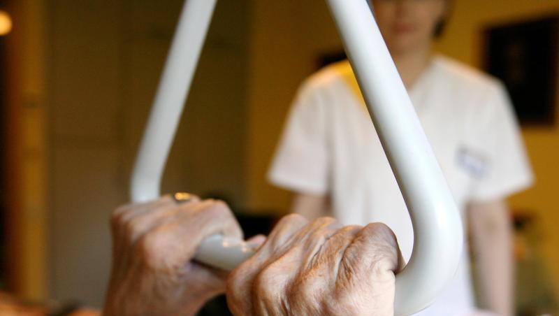 In der Alten- und Krankenpflege sind rund 1,6 Millionen Menschen beschäftigt, fast 40.000 Stellen sind unbesetzt. In der Alten- und Krankenpflege sind rund 1,6 Millionen Menschen beschäftigt, fast 40.000 Stellen sind unbesetzt.
