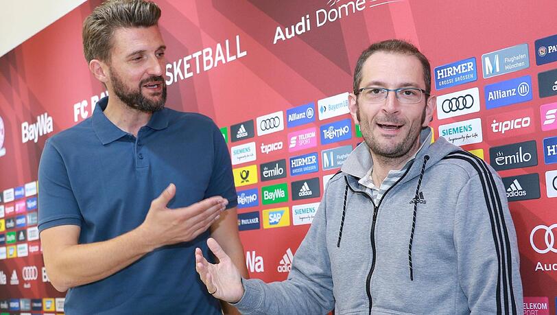 "Man kann es sich vorstellen wie bei Star Wars", sagt Daniele Baiesi (r.) über die Kommunikation mit Marko Pesic (l.).