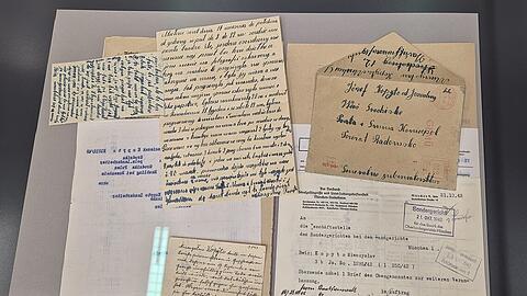 Letzte Briefe aus dem Todestrakt von Stadelheim: Mieczyslaw Kopyto schrieb seiner Familie vor über 80 Jahren Briefe, die von den Nazis nie abgeschickt wurden. Letzte Briefe aus dem Todestrakt von Stadelheim: Mieczyslaw Kopyto schrieb seiner Familie vor über 80 Jahren Briefe, die von den Nazis nie abgeschickt wurden.