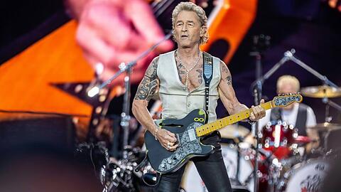 Hat mit dem Schnulzensänger der frühen 1970er Jahre nichts mehr am Hut: Rock'n'Roll-Entertainer Peter Maffay. Hat mit dem Schnulzensänger der frühen 1970er Jahre nichts mehr am Hut: Rock'n'Roll-Entertainer Peter Maffay.