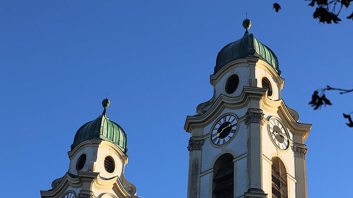 45 Meter hoch sind die Türmevon St. Michael. 45 Meter hoch sind die Türmevon St. Michael.