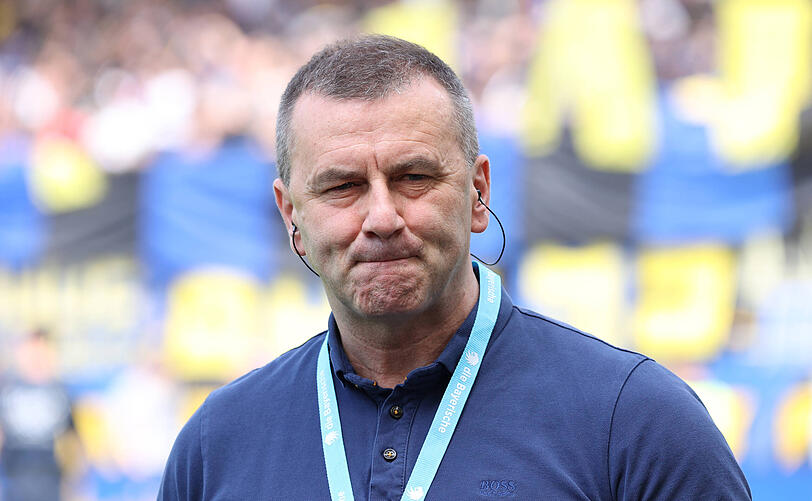 TSV-Geschäftsführer Manfred Paula ringt um die richtige Entscheidung: Setzt 1860 München in der Abwehr weiter auf Mentalitätsverteidiger Raphael Schifferl oder stärker auf die eigene Jugend? TSV-Geschäftsführer Manfred Paula ringt um die richtige Entscheidung: Setzt 1860 München in der Abwehr weiter auf Mentalitätsverteidiger Raphael Schifferl oder stärker auf die eigene Jugend?