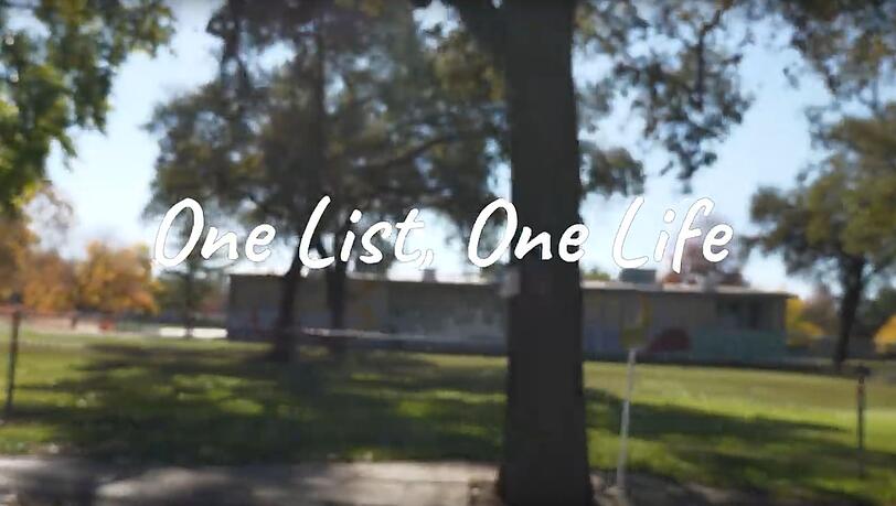 Chris und Dillon feiern trotz einer Leukämie-Diagnose das Leben mit "One List, One Life". Chris und Dillon feiern trotz einer Leukämie-Diagnose das Leben mit "One List, One Life".