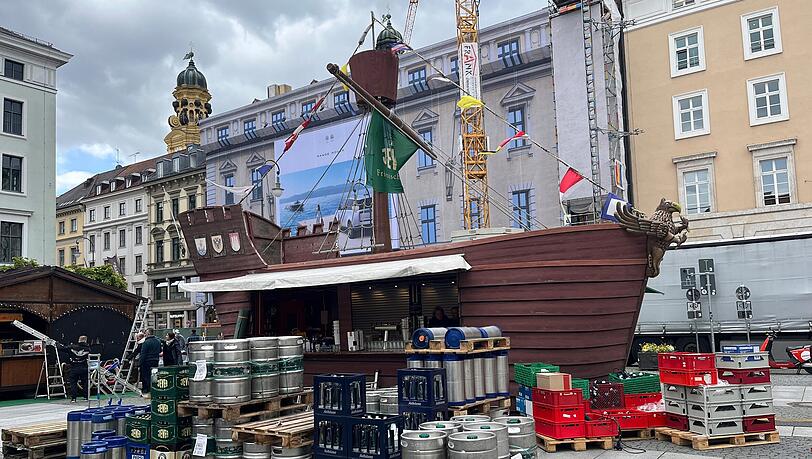 Schiff ahoi: Mitten in München haben Piraten die Leinen festgemacht. Und das hat seine Gründe. Schiff ahoi: Mitten in München haben Piraten die Leinen festgemacht. Und das hat seine Gründe.