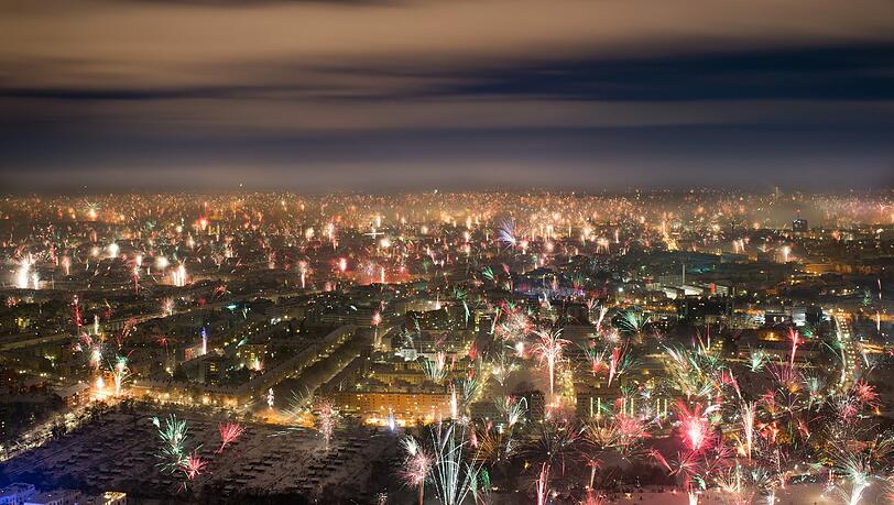 Silvester 2014/2015! So schön funkelte das Feuerwerk über München: Die Bilder. Silvester 2014/2015! So schön funkelte das Feuerwerk über München: Die Bilder.