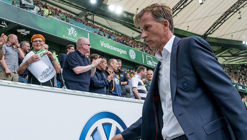Die Amtszeit von Andries Jonker beim VfL Wolfsburg ist nach sieben Monaten beendet. Die Amtszeit von Andries Jonker beim VfL Wolfsburg ist nach sieben Monaten beendet.