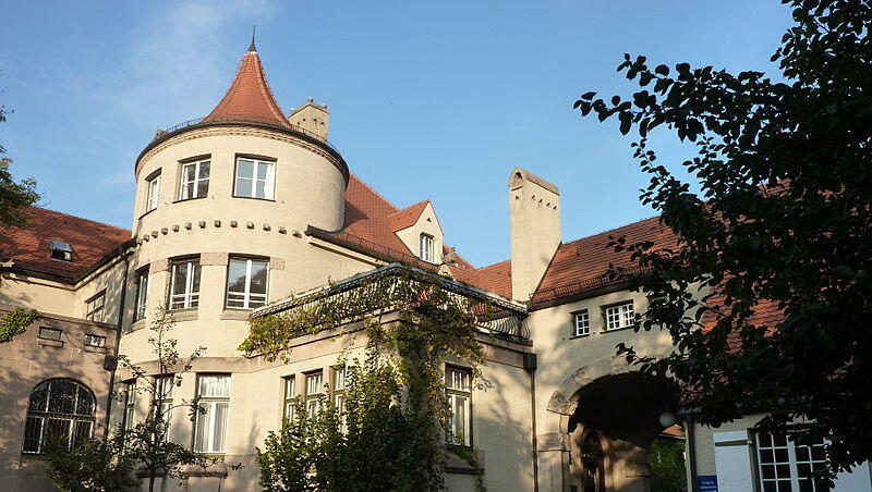 In der Seidlivilla finden viele Angebote der Nachbarschaft Schwabing e.V. statt. In der Seidlivilla finden viele Angebote der Nachbarschaft Schwabing e.V. statt.