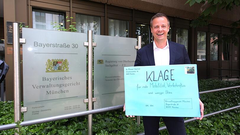 Michael Haberland vor dem Verwaltungsgericht. Michael Haberland vor dem Verwaltungsgericht.