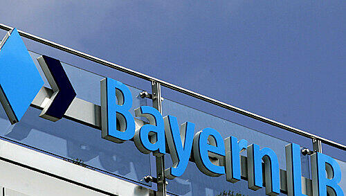Die Finanzkrise hat auch direkte Auswirkungen auf die BayernLB. Die Finanzkrise hat auch direkte Auswirkungen auf die BayernLB.