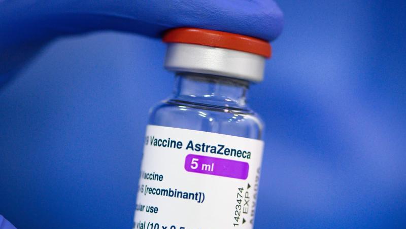 Laut Robert Koch-Institut wurden inzwischen 6,3 Millionen Astrazeneca-Dosen geimpft - von 9,3 Millionen Dosen, die nach Angaben des Bundesgesundheitsministeriums an Länder und Großhändler gingen. Laut Robert Koch-Institut wurden inzwischen 6,3 Millionen Astrazeneca-Dosen geimpft - von 9,3 Millionen Dosen, die nach Angaben des Bundesgesundheitsministeriums an Länder und Großhändler gingen.