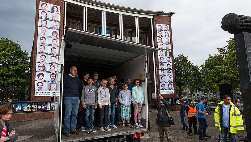 Bilder von der Mahnaktion des Bochumer Schauspielhauses. Bilder von der Mahnaktion des Bochumer Schauspielhauses.