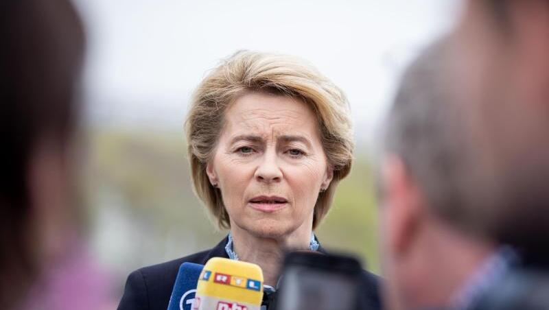 Zieht trotz der massiven Ausrüstungsmängel bei der Bundeswehr eine positive Bilanz ihrer bisherigen Amtszeit: Verteidigungsministerin Ursula von der Leyen. Zieht trotz der massiven Ausrüstungsmängel bei der Bundeswehr eine positive Bilanz ihrer bisherigen Amtszeit: Verteidigungsministerin Ursula von der Leyen.