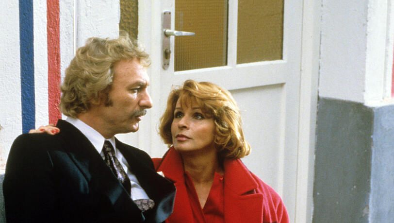 Senta Berger und Franz XaverKroetz im Jahr 1985 in einer Szene aus "Kir Royal". Senta Berger und Franz XaverKroetz im Jahr 1985 in einer Szene aus "Kir Royal".