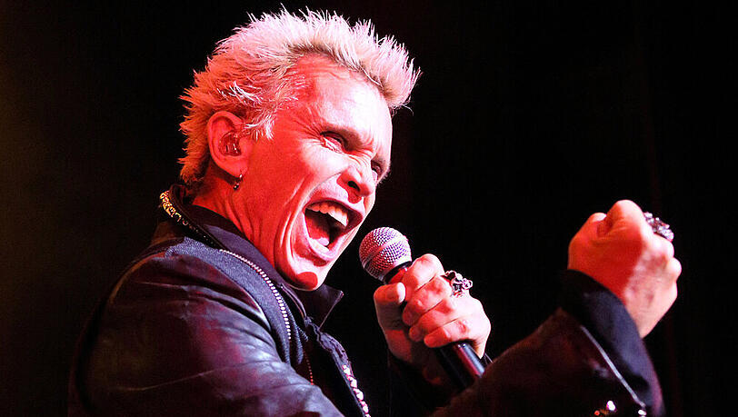 Billy Idol bei einem US-Konzert im Mai 2014 Billy Idol bei einem US-Konzert im Mai 2014