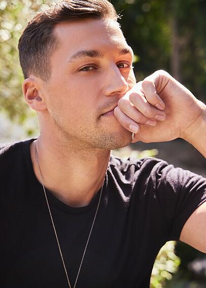 "Wer Humor und etwas Leichtigkeit einbringt, kann schon gut bei mir punkten", sagt Gay-Bachelor Fabian Fuchs über seinen Traummann. "Wer Humor und etwas Leichtigkeit einbringt, kann schon gut bei mir punkten", sagt Gay-Bachelor Fabian Fuchs über seinen Traummann.