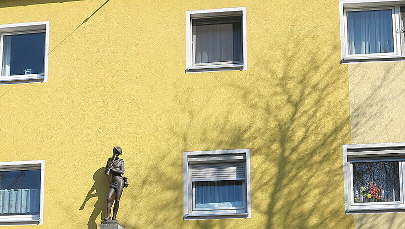 In Freimann hat AZ-Leser Djordje Matkovic dieses Flötenspieler an der Fassade entdeckt. Man stelle sich nur einmal vor, der könnte wirklich spielen.... In Freimann hat AZ-Leser Djordje Matkovic dieses Flötenspieler an der Fassade entdeckt. Man stelle sich nur einmal vor, der könnte wirklich spielen....