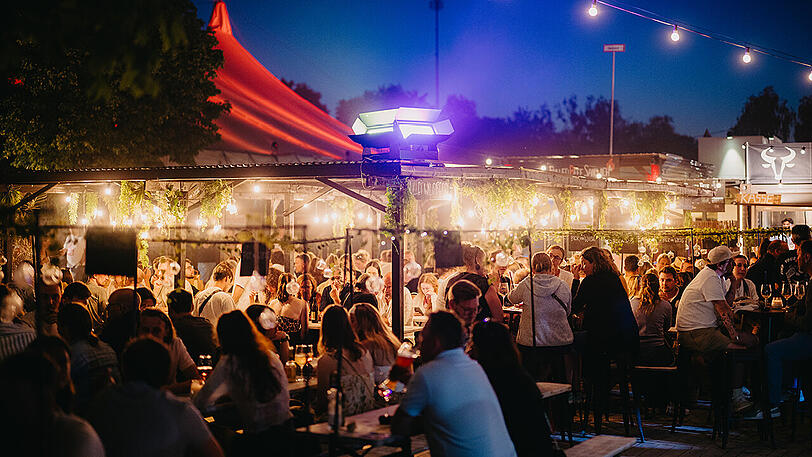 Neue Energie tanken lässt sich im Craft Biergarten oder in der Brasserie. Neue Energie tanken lässt sich im Craft Biergarten oder in der Brasserie.