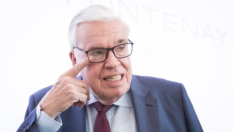 Platz zehn: Der Logistik-Milliardär Klaus-Michael Kühne ist in der Logistik und Schifffahrt tätig. Sein Gesamtvermögen beläuft sich auf 11,5 Milliarden Euro (plus 1 Milliarde im Vergleich zum Vorjahr) Platz zehn: Der Logistik-Milliardär Klaus-Michael Kühne ist in der Logistik und Schifffahrt tätig. Sein Gesamtvermögen beläuft sich auf 11,5 Milliarden Euro (plus 1 Milliarde im Vergleich zum Vorjahr)