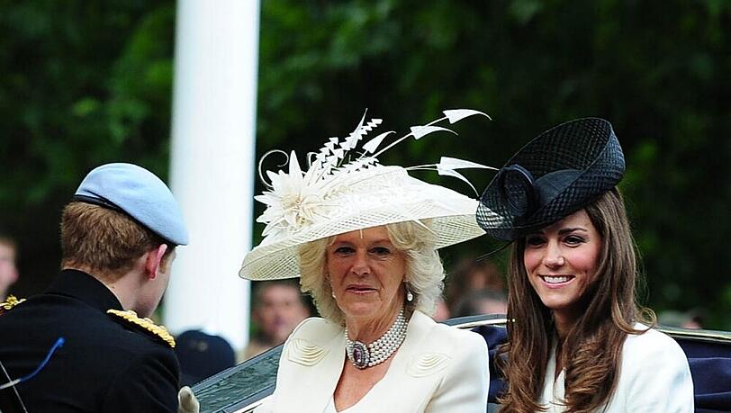 Hier herrscht zwischen Camilla und Kate noch traute Zweisamkeit Hier herrscht zwischen Camilla und Kate noch traute Zweisamkeit