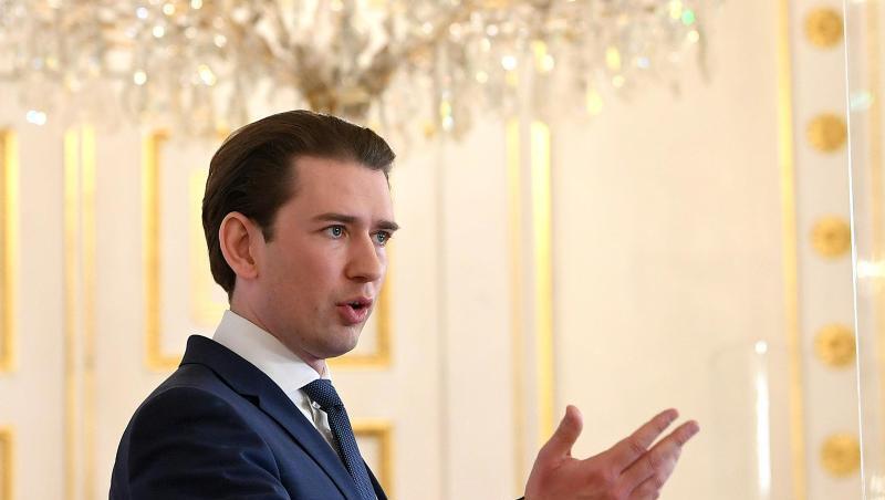 Sebastian Kurz erklärte, er habe sich stets bemüht, die Fragen im Parlament wahrheitsgemäß zu beantworten. Er kritisierte, dass im Untersuchungsausschuss versucht werde, Menschen "irgendwie in eine Falschaussage hineinzudrängen". Sebastian Kurz erklärte, er habe sich stets bemüht, die Fragen im Parlament wahrheitsgemäß zu beantworten. Er kritisierte, dass im Untersuchungsausschuss versucht werde, Menschen "irgendwie in eine Falschaussage hineinzudrängen".